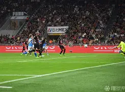 包含拉齐奥客场战胜那不勒斯，稳占积分榜前列的词条