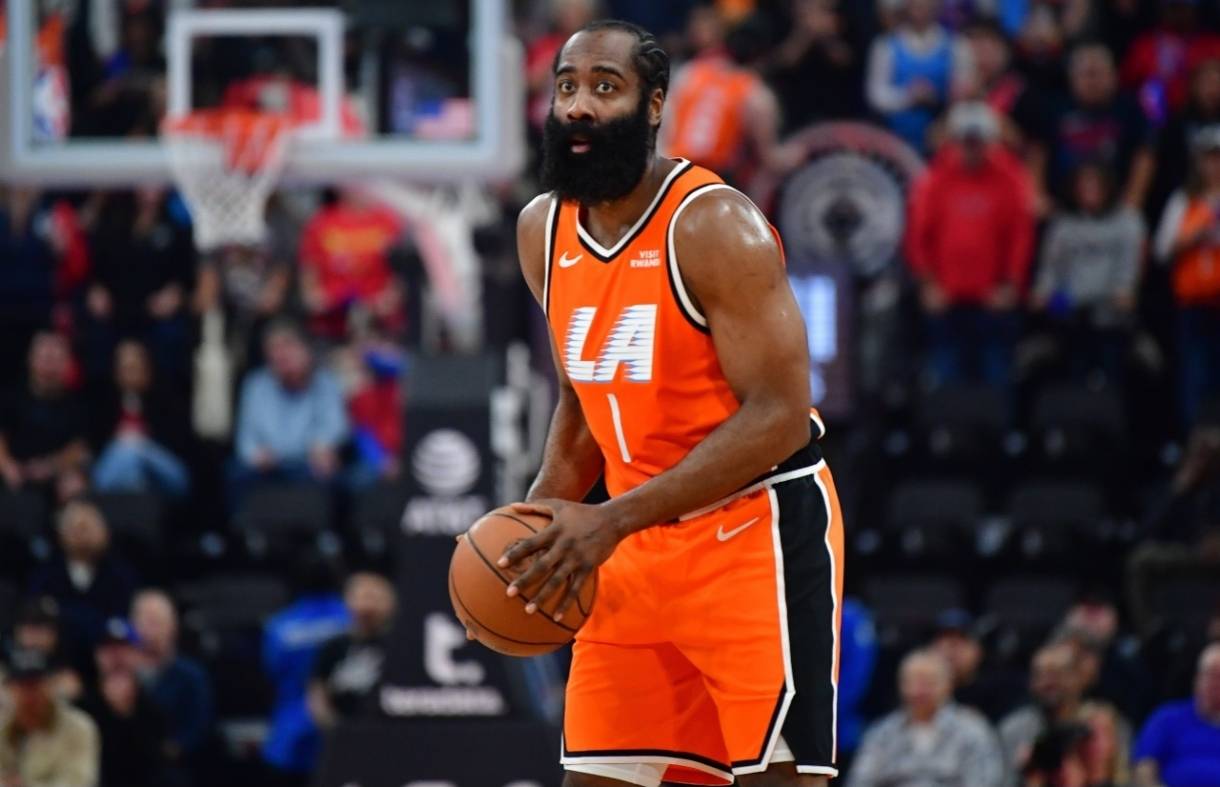 包含猛龙哈登豪取全能大三元，率队赢球的词条